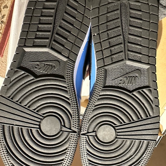 Jordan 1 Low UNC Black (GS) - Picture 10 of 11